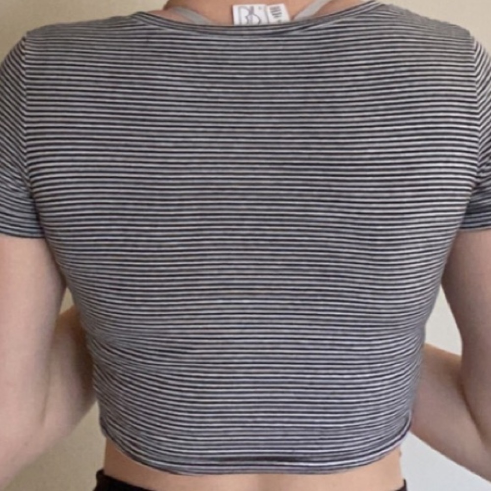 cropped tee - Picture 2 of 2